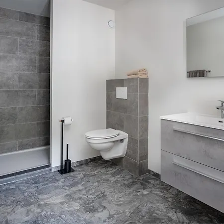 Holiday home Steps From Castle, Cleaning Included *